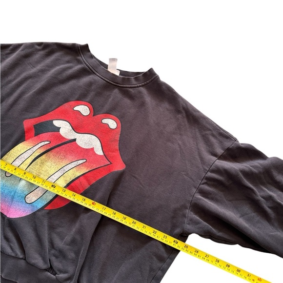 H&M Rolling Stones Rainbow Tongue Logo Oversized Sweatshirt Size Small Women - Picture 3 of 5